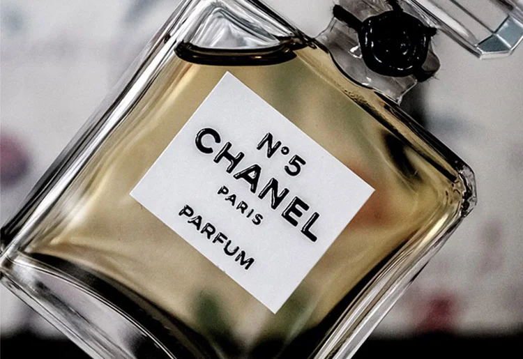 What Are Aldehydes in Perfume (and Why Chanel No. 5 Used Them)